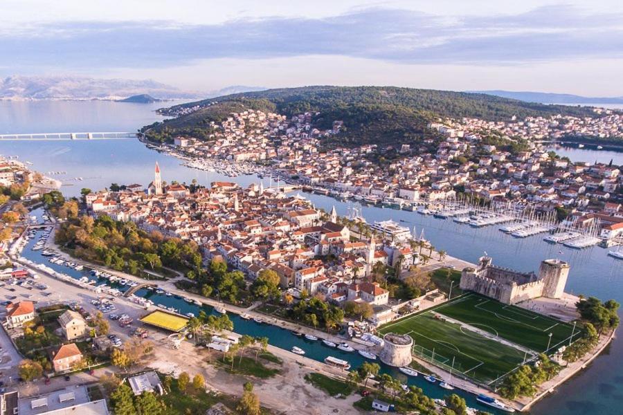 Apartment Lizzi. Trogir Ngoại thất bức ảnh
