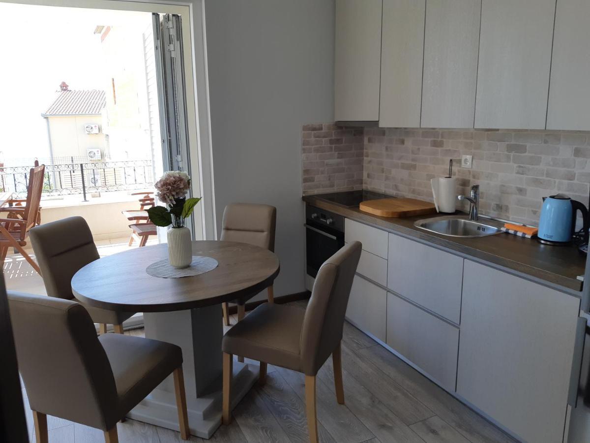 Apartment Lizzi. Trogir Ngoại thất bức ảnh