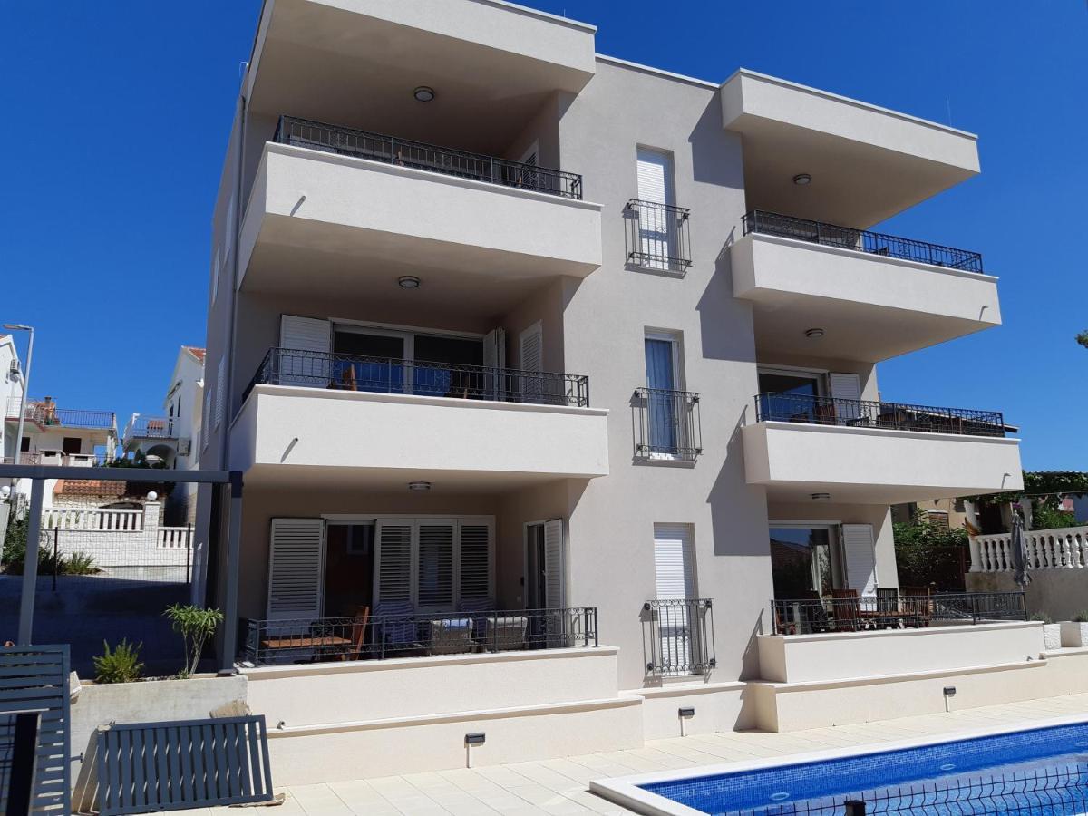 Apartment Lizzi. Trogir Ngoại thất bức ảnh