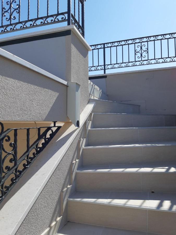 Apartment Lizzi. Trogir Ngoại thất bức ảnh